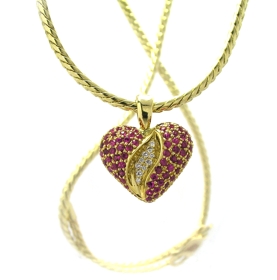 Pendentif coeur rubis