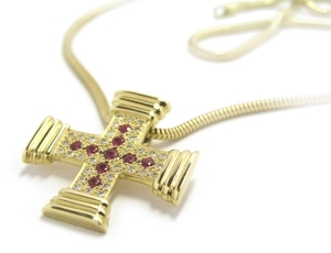 Pendentif croix rubis diamants