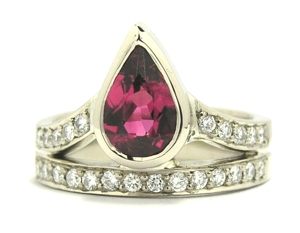 Bague tourmaline rouge et diamants