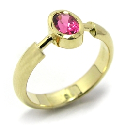 Ovaler Rosa Turmalin Ring