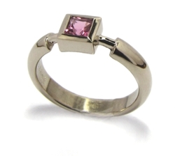 Bague tourmaline rose carrée